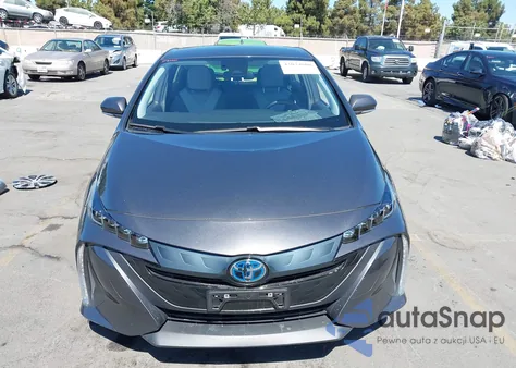 2022 Toyota Prius Prime Le z USA, uszkodzony, nr VIN JTDKAMFP3N3218022